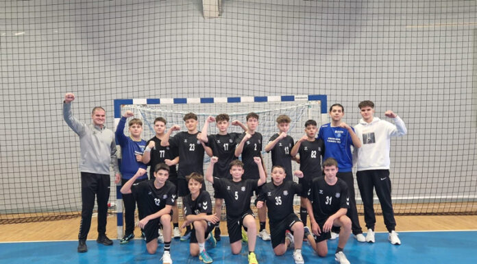 S-au întors cu victorie