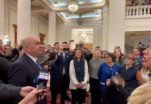 Proteste la Senat. Bolojan a început să dea afară funcționari