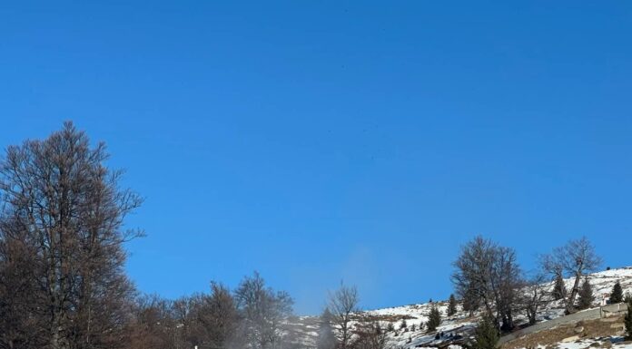 Dosar penal după ce un autoturism a luat foc la urcarea spre Rânca