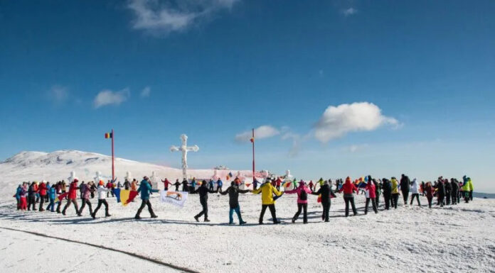 Gorjenii, invitați să joace Hora Unirii în Pasul Vulcan!