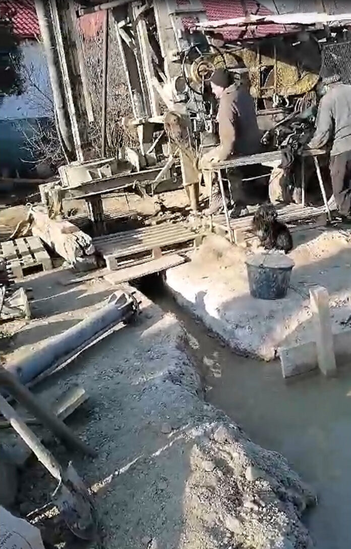 VIDEO: Puțuri de apă la Schela pentru a scăpa de secetă!