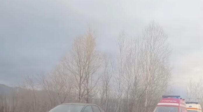Accident la Iezureni. A intrat cu mașina în șanț