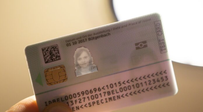 Apar noile cărți de identitate cu cip