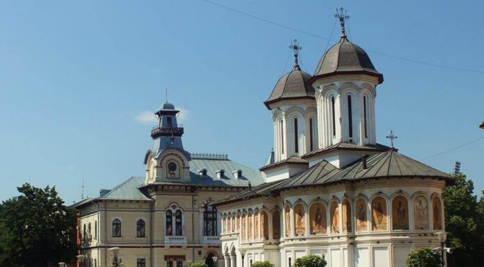 Slujbe de Te Deum în bisericile gorjene și depuneri de coroane la monumente istorice, cu prilejul împlinirii a 166 de ani de la Mica Unire