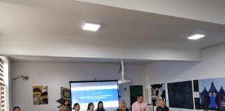 Elevii gorjeni, premiați de polițiști, pentru lucrările competiției ”Tăcerea e tot violență. Vocea ta e soluția”