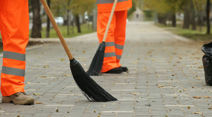 Obligat la circa 100 de ore de muncă în folosul comunității pentru amenzile neplătite