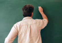 Program de formare pentru studenții și masteranzii care vor să devină profesori