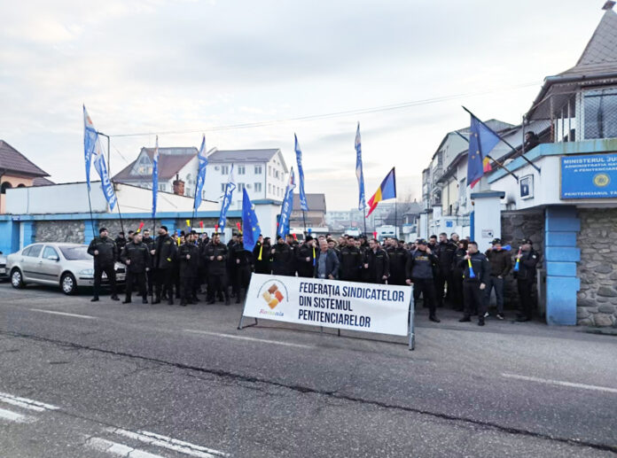 Angajații Penitenciarului Târgu Jiu, front comun cu agenții din IPJ. Se conturează noi proteste