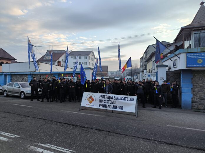 VIDEO: Agenții din Penitenciarul Târgu Jiu protestează!