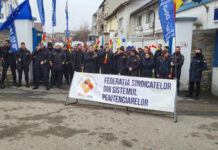 Angajații Penitenciarului Târgu Jiu ies din nou în stradă: ,,Să vină ministrul, Jandarmeria, să facă ei paza deținuților”