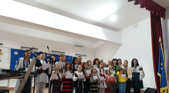 La Scoarța s-a desfășurat ediția a V-a a Festivalului Județean „Trăiască România dodoloață și unită!”