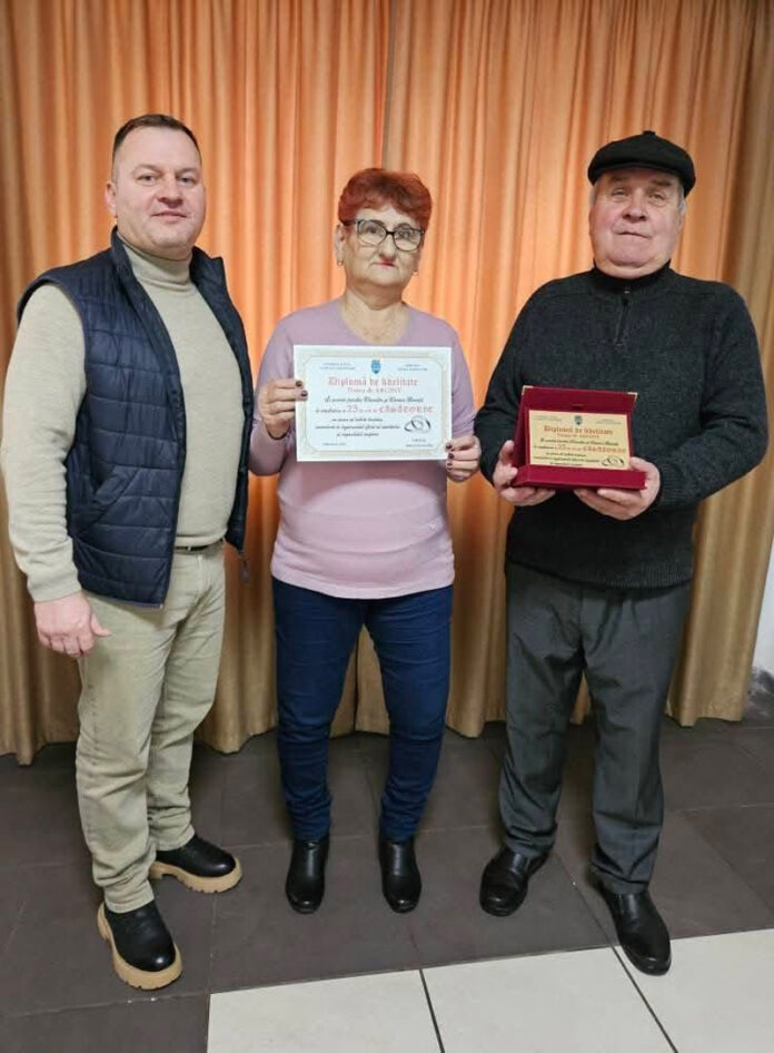 Cuplu din Rovinari, premiat de autoritățile locale