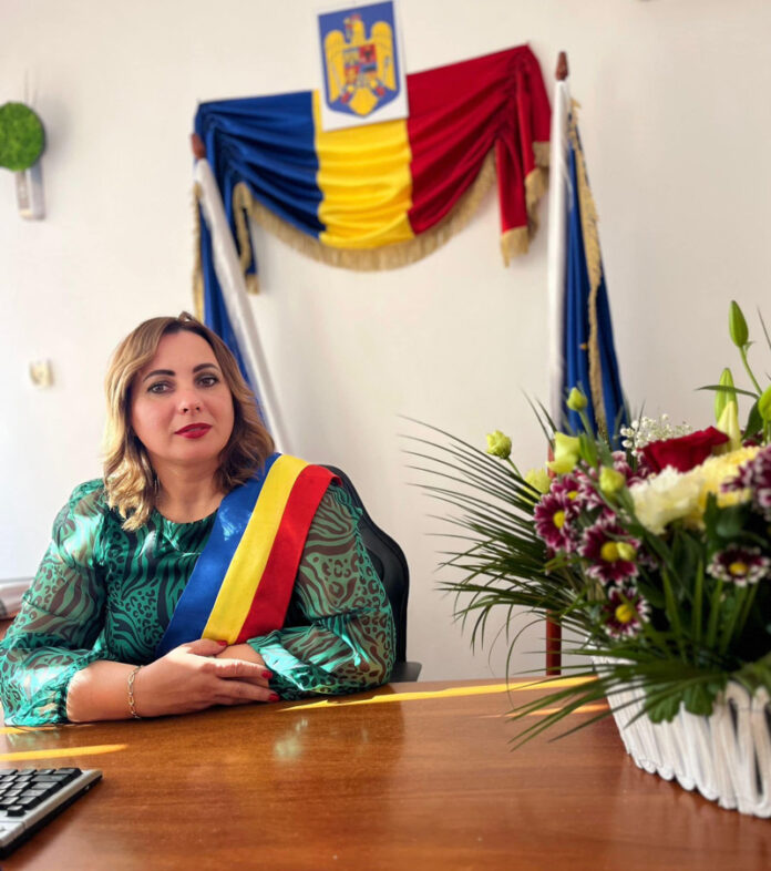 Imaginile dezinteresului și neglijenței! Comuna Logrești, în stadiul de abandon! Primărița Țană n-a călcat în curtea școlii!