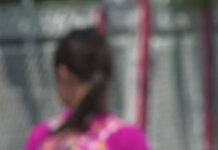 Plină de vânătăi la 7 ani! Bătută de tatăl nervos!