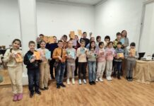 Participare numeroasă la atelierul de mărțișoare de la Muzeul Județean