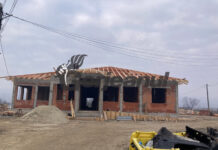 VIDEO: Școala din Arcani, reconstruită ca un buncăr după cutremurul care a distrus-o!