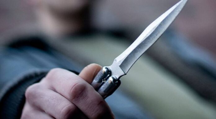 Scandal în bar! Un client s-a trezit cu cuțitul la gât