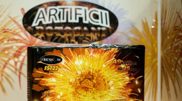 Condamnat pentru vânzarea de artificii în parcarea unui magazin