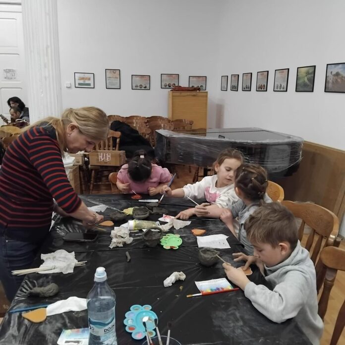 Maratonul atelierelor de Dragobete, la Muzeul Județean