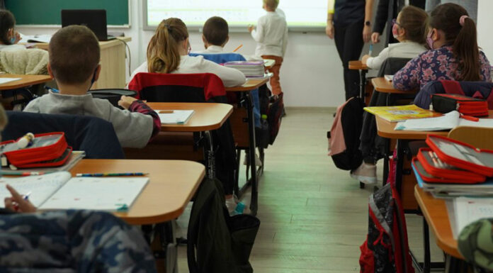 Calendarul anului școlar 2025-2026 – proiect. Cursurile încep pe 8 septembrie