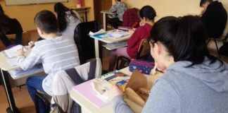 Mai multe clase de liceu în Gorj