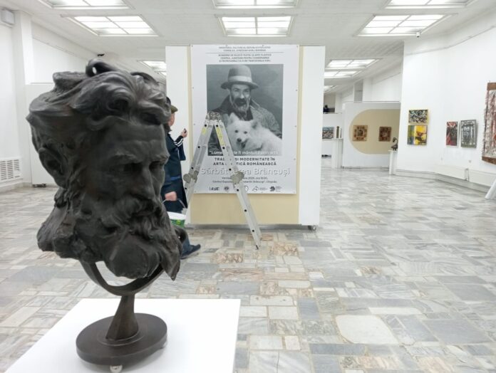 Ateliere de creație și expoziții, mâine, la Târgu Jiu