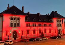 Clădiri din Târgu Jiu, iluminate în roşu, de Ziua Europeană 112