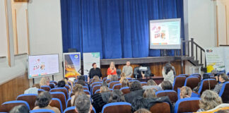 Elevi și profesori din Gorj, premiați pentru reciclare creativă