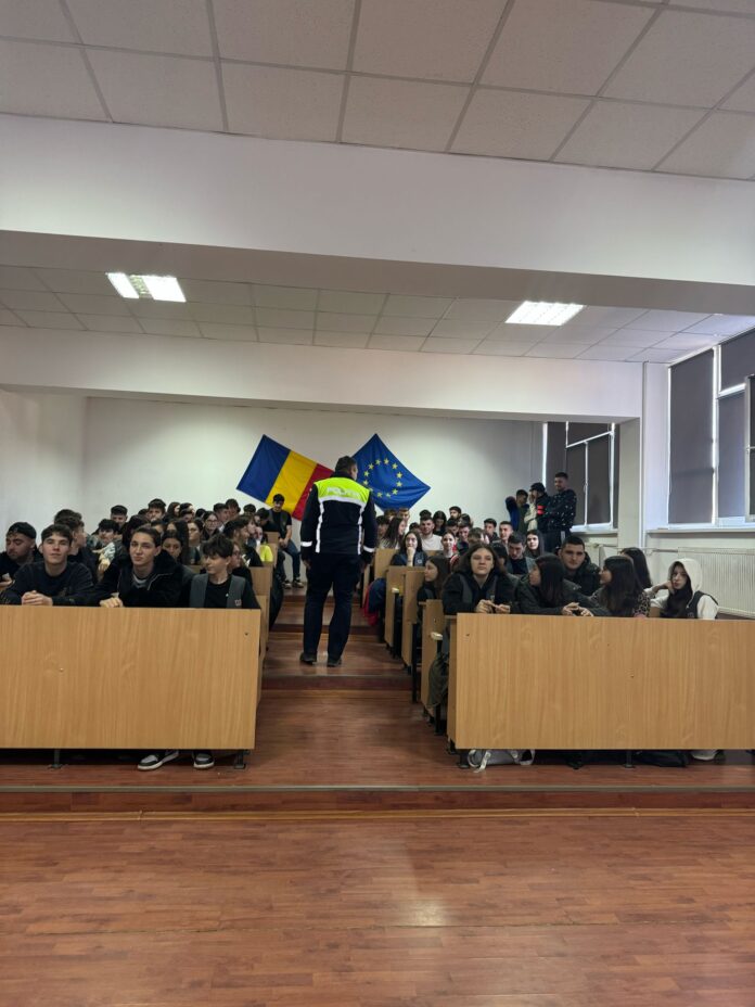 IPJ Gorj, din nou la discuții cu tinerii din Târgu Jiu și Novaci