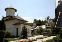 MAICA TATIANA, CĂLUGĂRUL DRAG ŞI HARNIC, CARE A FOST ALĂTURI DE MAICA STAREȚĂ MARINA GLIGOR, LA BINE ŞI LA GREU, VIBREAZĂ LA CUVINTELE: MĂNĂSTIRE, BISERICĂ, CREDINȚĂ şi DRAGOSTE DE ȚARĂ!