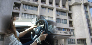 Pedeapsa primită de o minoră din Bumbești-Jiu, după ce s-a urcat la volan și a ajuns cu mașina în șanț