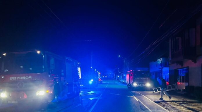 Incendiu la un magazin din Baia de Fier