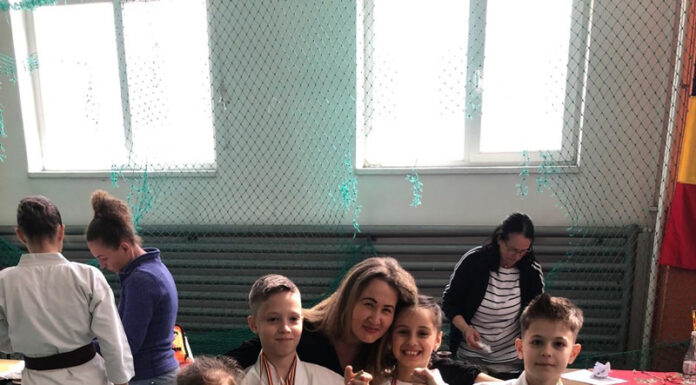 16 karatiștii gorjeni s-au întors cu medalii de la Cupa ,,Alba Carolina”