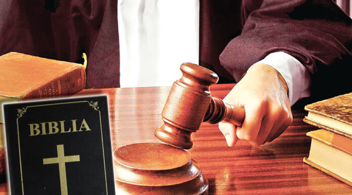 Condamnat după ce a furat o Biblie, un ruj, niște adidași…