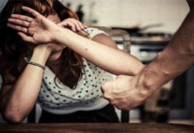 Femeie din Rovinari, băgată în spital după ce a fost lovită cu pumnii și picioarele de un recidivist periculos, condamnat, în trecut, pentru omor! Polițiștii au considerat că ,,nu există risc iminent pentru emiterea unui ordin de protecție” și l-au lăsat în libertate!