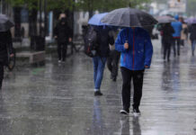 Informare ANM: o nouă rundă de ploi, vânt, vreme rece și ninsori la munte