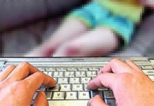 A corupt o copilă de 10 ani să-i trimită filmulețe și fotografii indecente