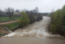 Râul Șușița, care secase complet, ”s-a umflat”. Lucrări la îndiguire (Foto/video)