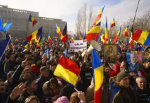 Susținătorii lui Călin Georgescu, în fața sediului CCR