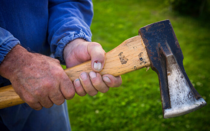 Bătaie ca-n filme într-un bar din Hurezani