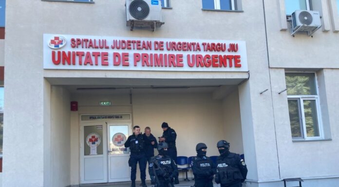 Video: Bătaie între familii de romi pe stradă și în spital. Au intervenit mascații!