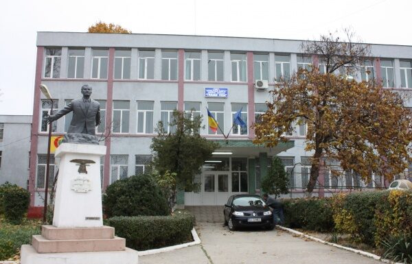 Notele unei eleve inspirate, olimpică la Religie – La Craiova – Bijuteria Olteniei, orașul unde trecutul întâlnește viitorul