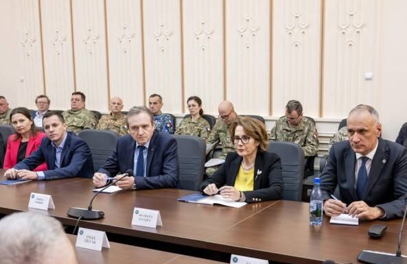 Weber: Apărarea și securitatea României, pe masa deciziilor