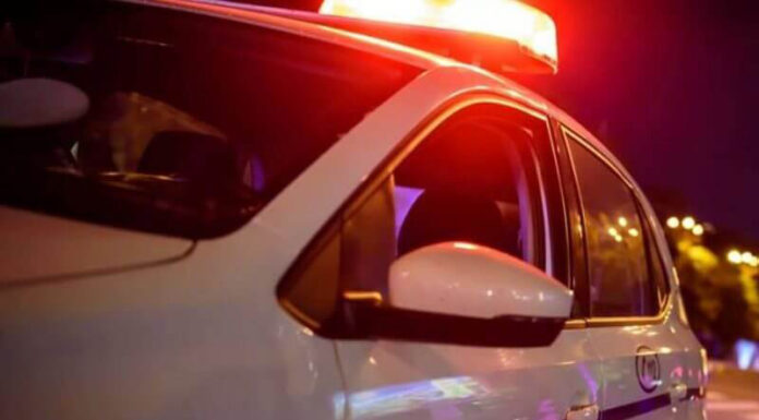 Inconștiență la volan: Un bărbat fără permis s-a oprit cu mașina în gardul unei benzinării