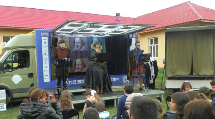 CARAVANA PESTE TOT: Shakespeare International Festival a poposit la Schela