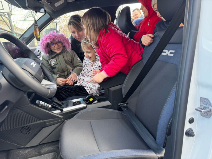 2d87a102-4d51-4ce5-987a-171f46ebf8d5