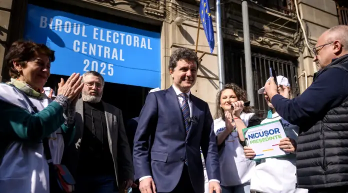 BEC i-a interzis USR-ului să-l promoveze pe Nicușor Dan