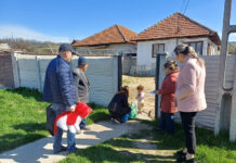 Campania ,,Donezi o jucărie, dăruiești un zâmbet!” a adus fericire și emoții la Bâlteni și Negomir