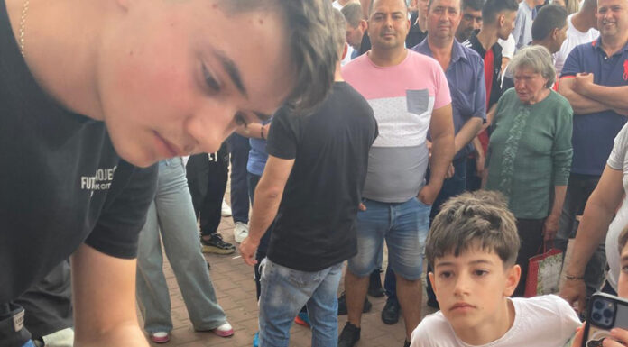 Concursuri de ciocnit ouă la Baia de Fier și Polovragi!