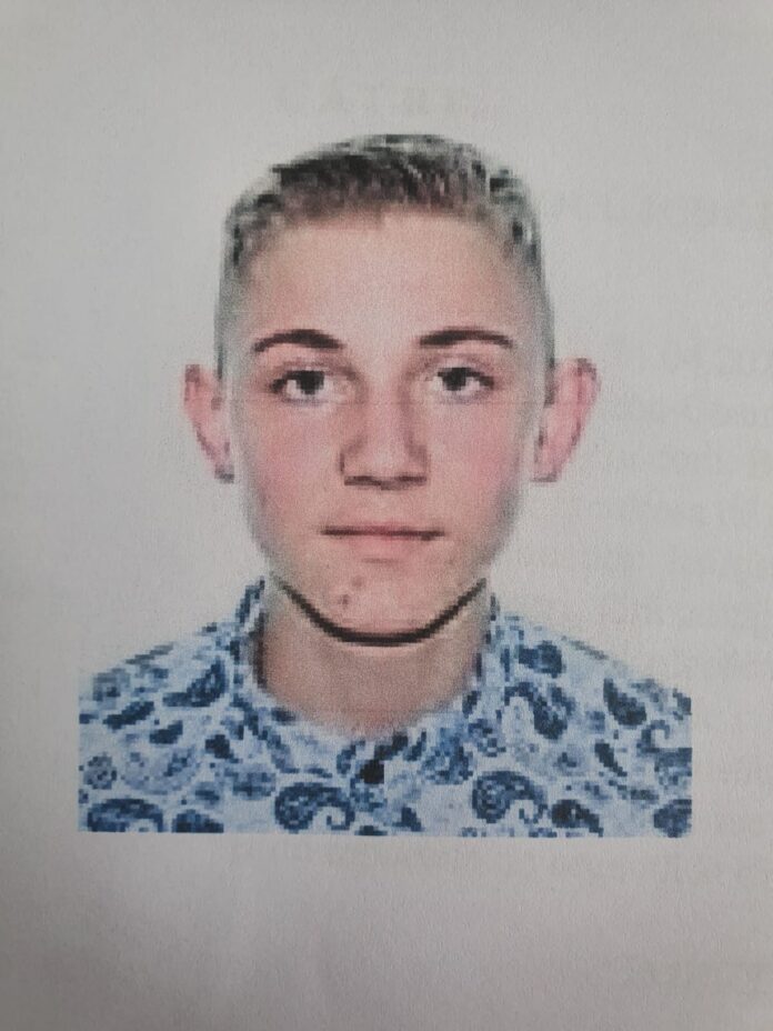 Adolescent de 15 ani, căutat de Poliție